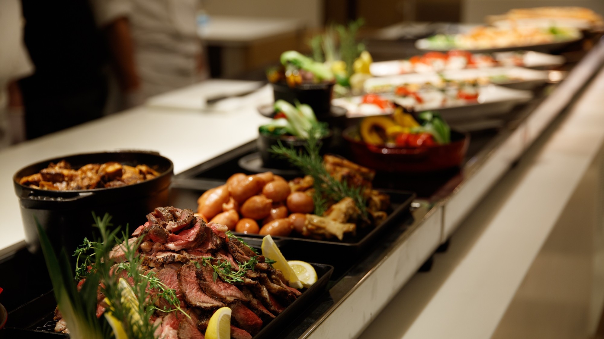 【ホテル＆ディナー】「スカイグリルブッフェ武藏」を心ゆくまで堪能！＜夕食19：30〜・朝食付＞