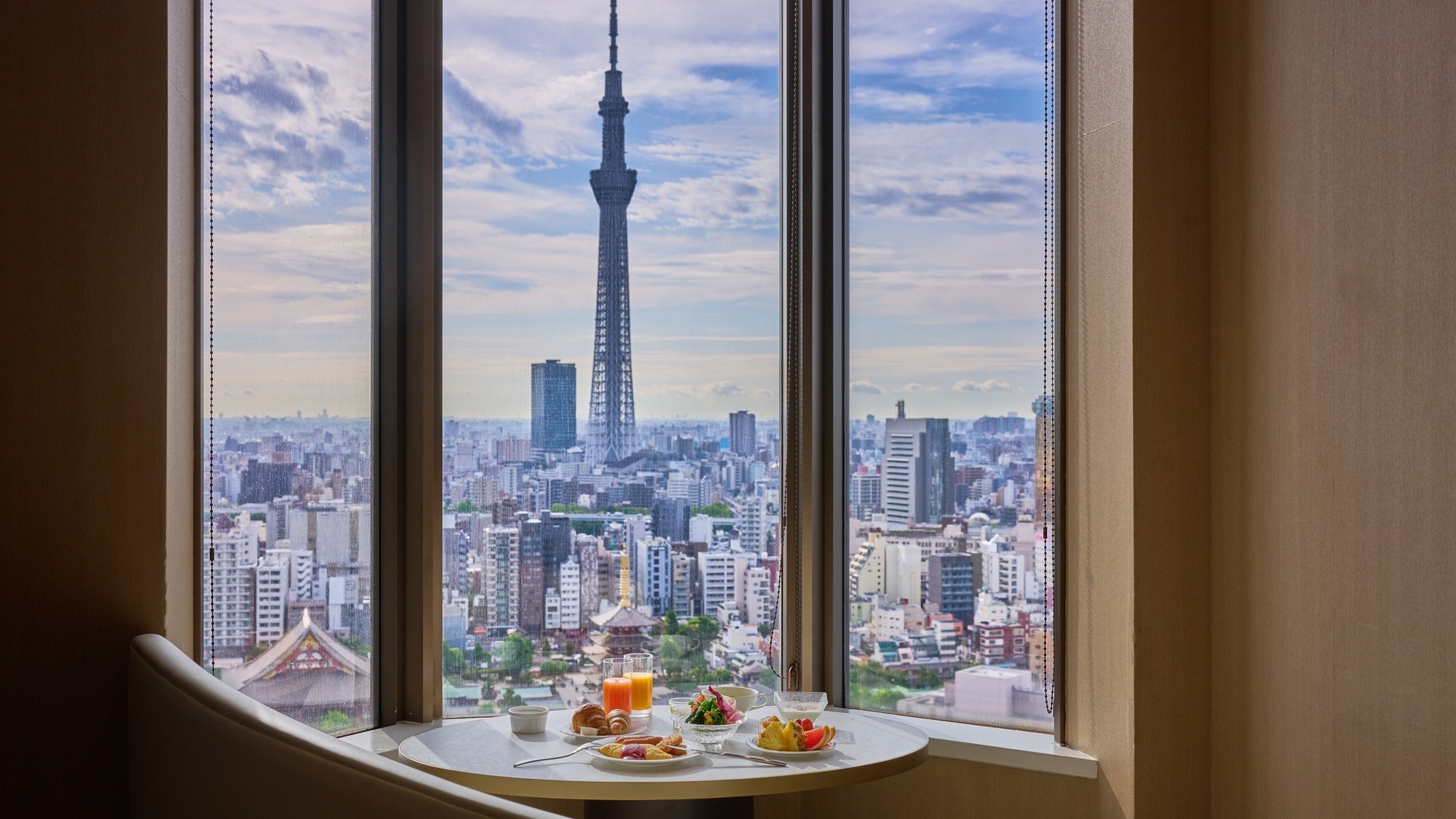 【Xmas】高層階レストランから煌めく夜景と華やぐクリスマスディナーブッフェ付プラン＜夕・朝食付＞