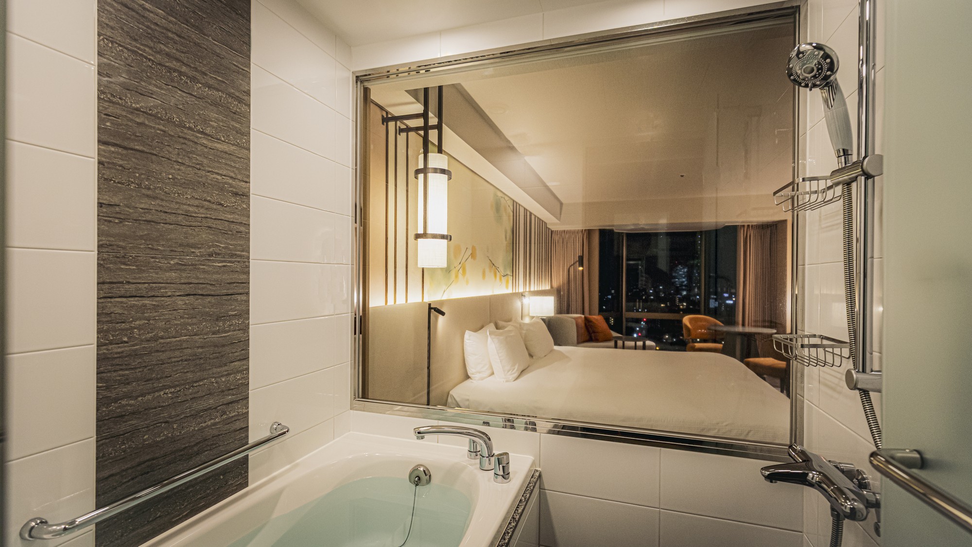 エグゼクティブデラックス ビューバスキング 37.5㎡（スカイツリー側）