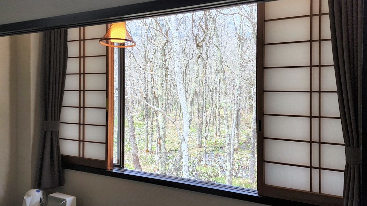 和室10畳　窓からの景色