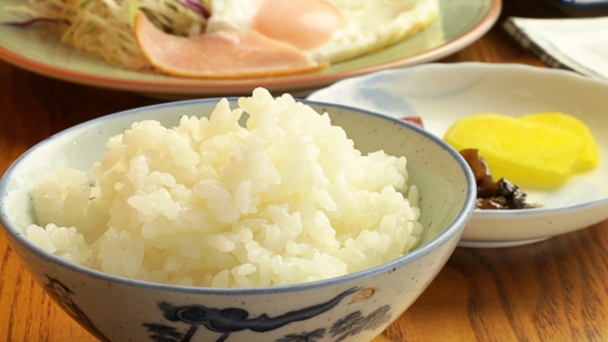 朝食　炊き立てご飯