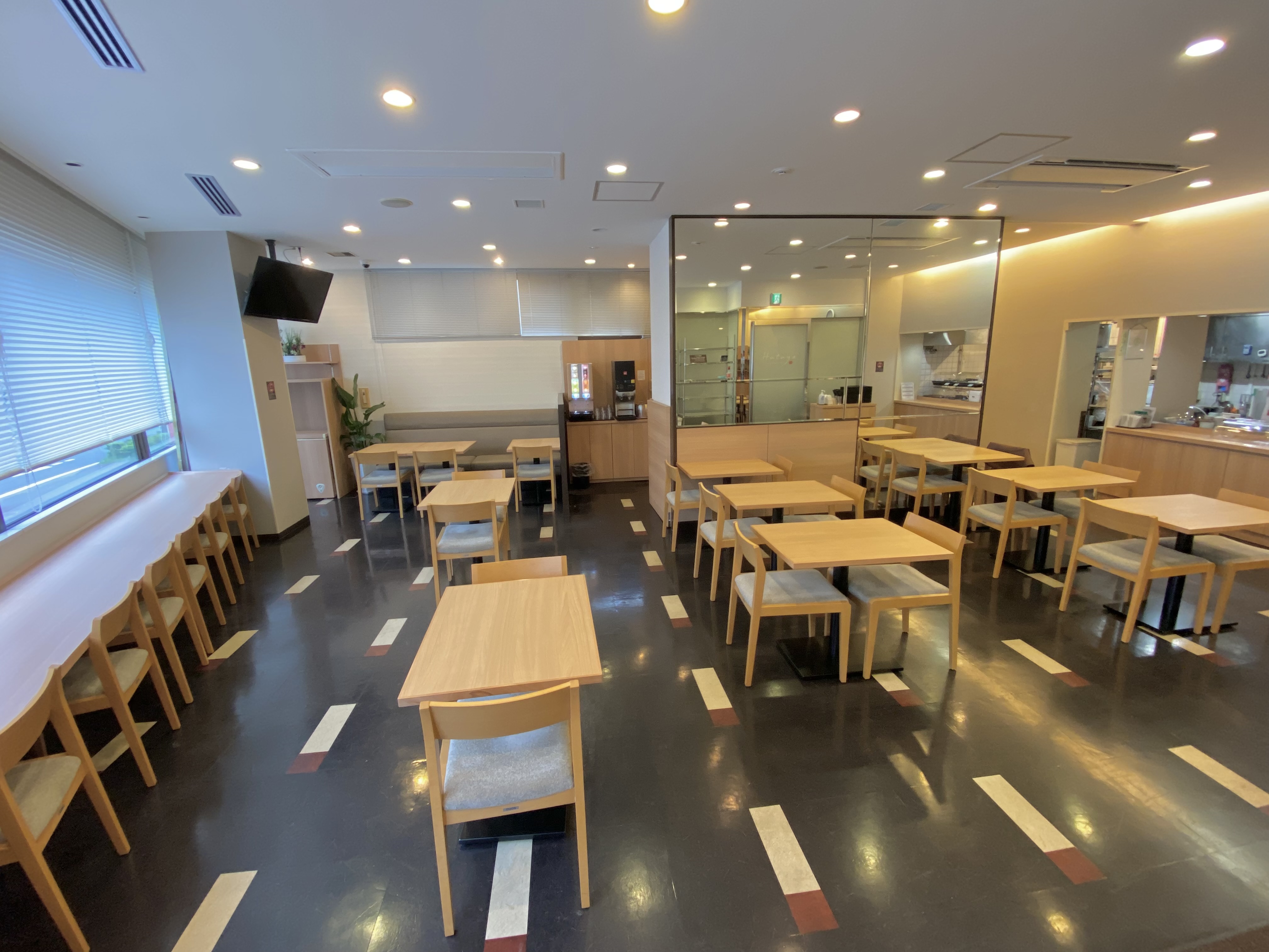 ◆レストラン会場『Hatago』営業時間6時15分～9時30分（ラストオーダー9時00分）全34席