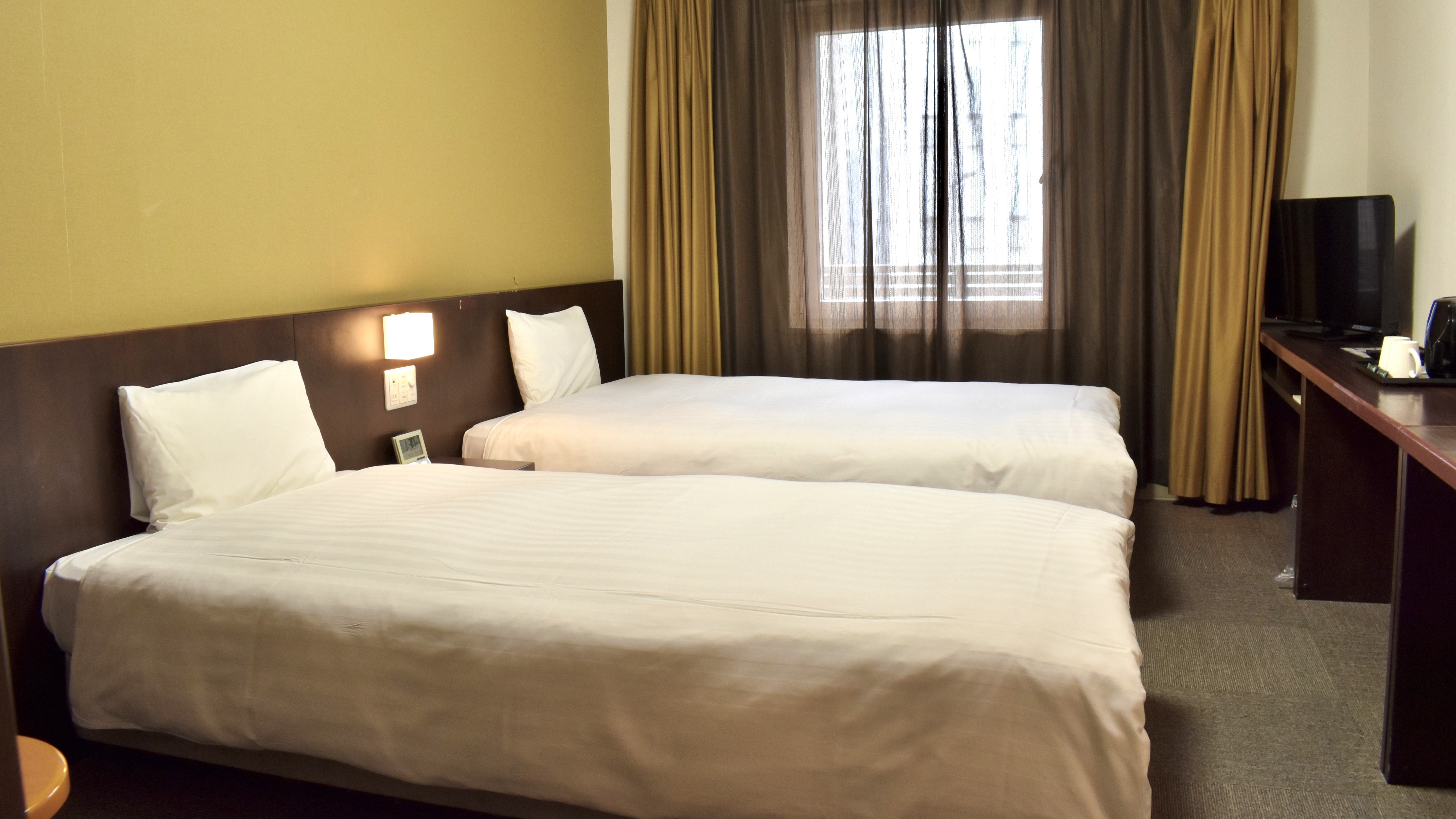 ◆ツインルーム　22平米　ベットサイズ横90㎝&times;縦195㎝　2台