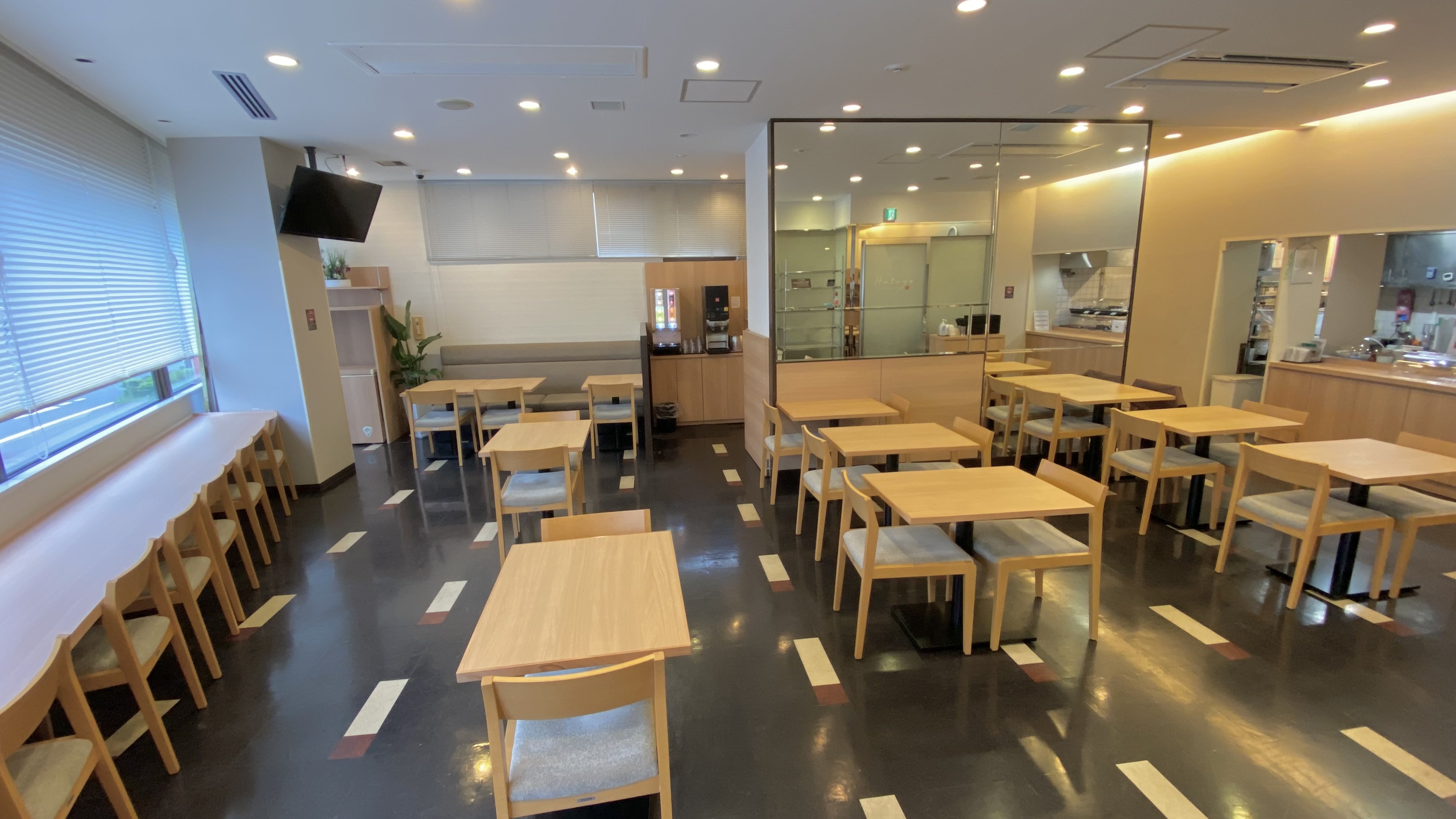 ◆レストラン会場『Hatago』営業時間6時15分～9時30分（ラストオーダー9時00分）全34席