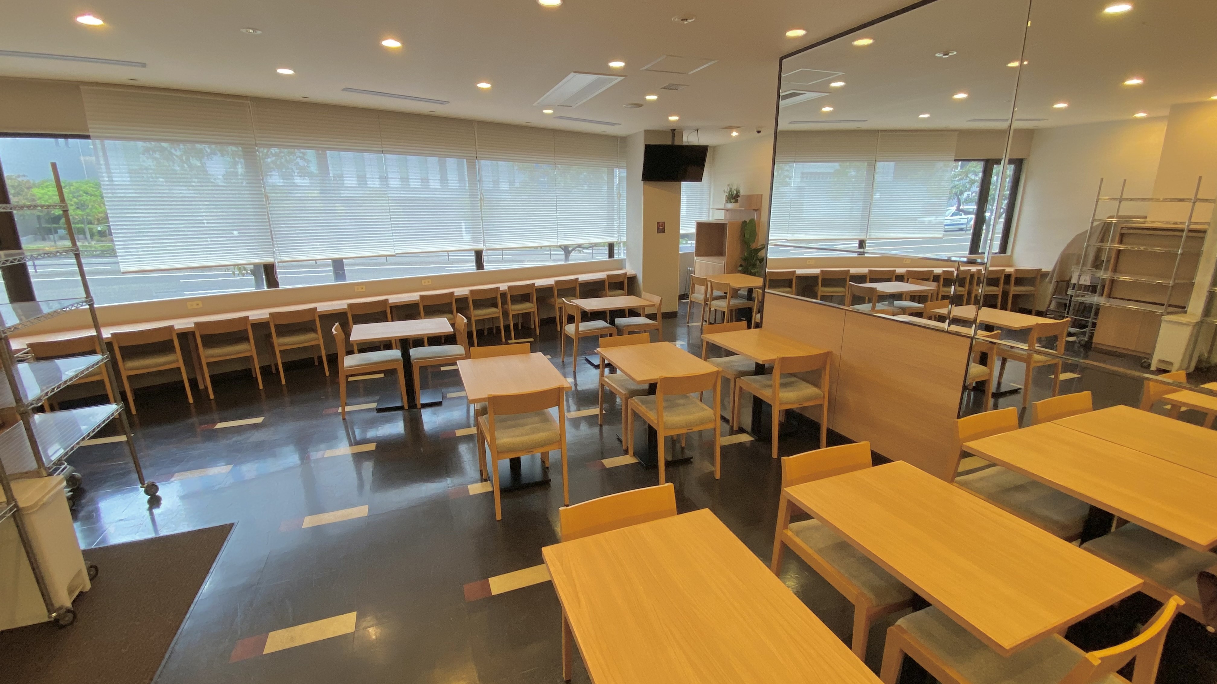 ◆レストラン会場『Hatago』営業時間6時15分～9時30分（ラストオーダー9時00分）全34席