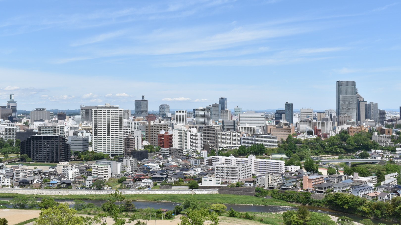 ◆仙台城跡から市街を望む