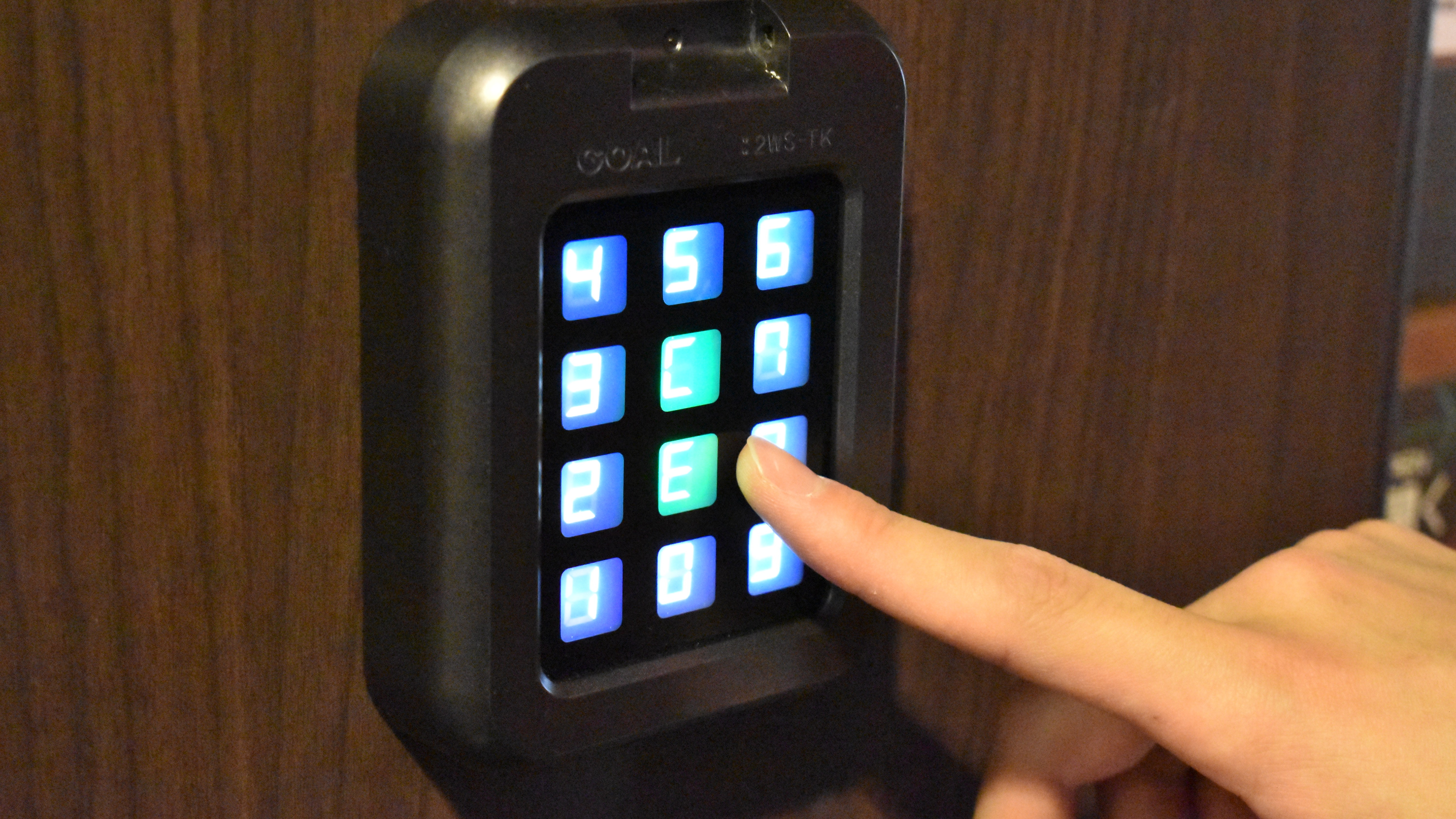 ◆9階女性大浴場入口　営業時間：15時～翌10時