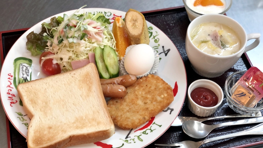 *【朝食一例/洋食】ボリュームたっぷりの朝食をご用意！和食と洋食を日替わりでご提供いたします。
