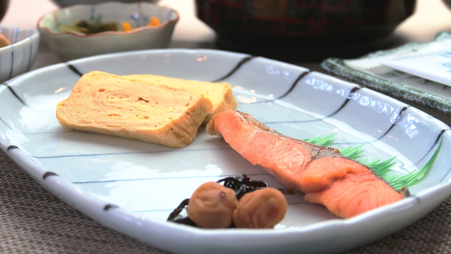 【朝食】和食がメインです。しっかり召し上がっていただき、エネルギーを蓄えてください。