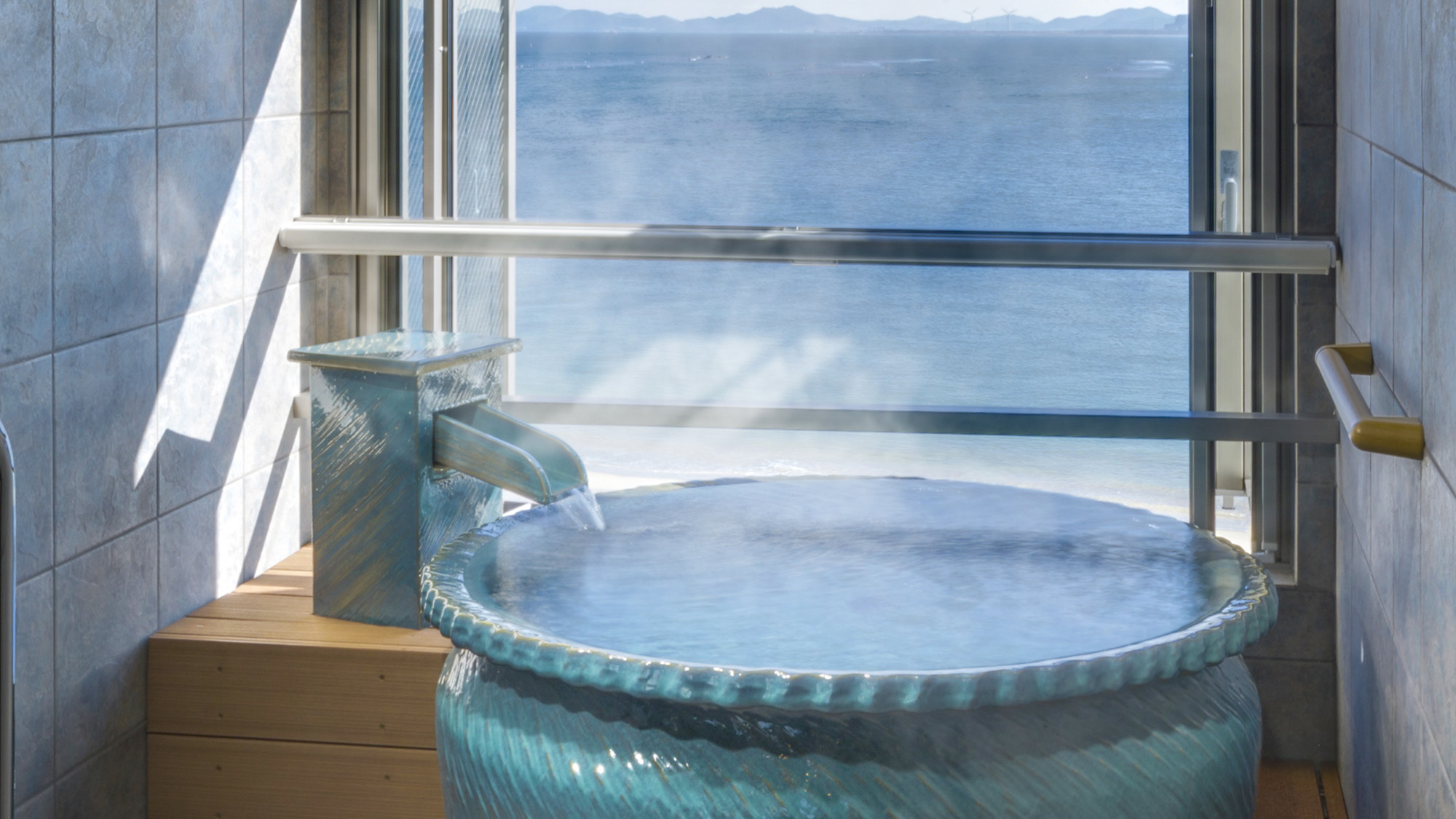 ・【半露天風呂】半露天付特別和洋室・浜簪は海一面の眺望をお楽しみいただけます