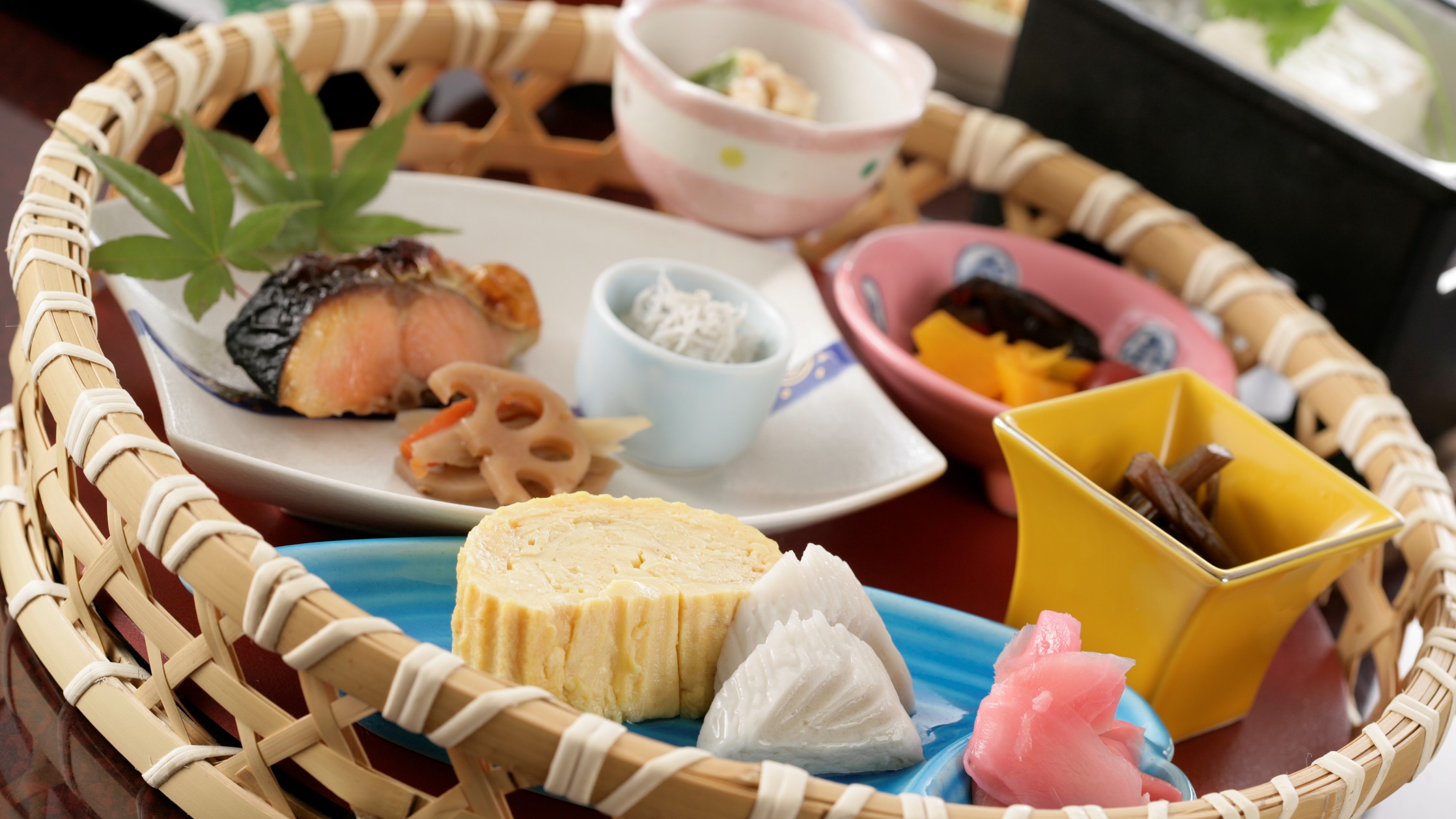 【平日限定】朝はゆっくりご朝食を♪籠もり一泊朝食付き！【期間限定：4／1〜4／25】