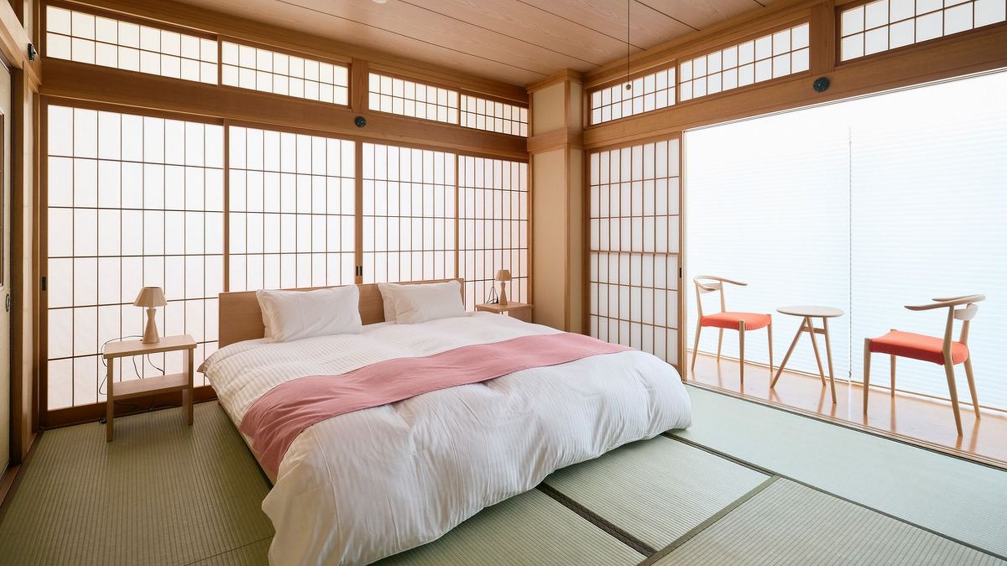 【リニューアル和室】１０畳　／　キングベッド（シモンズ）：部屋名「文福」