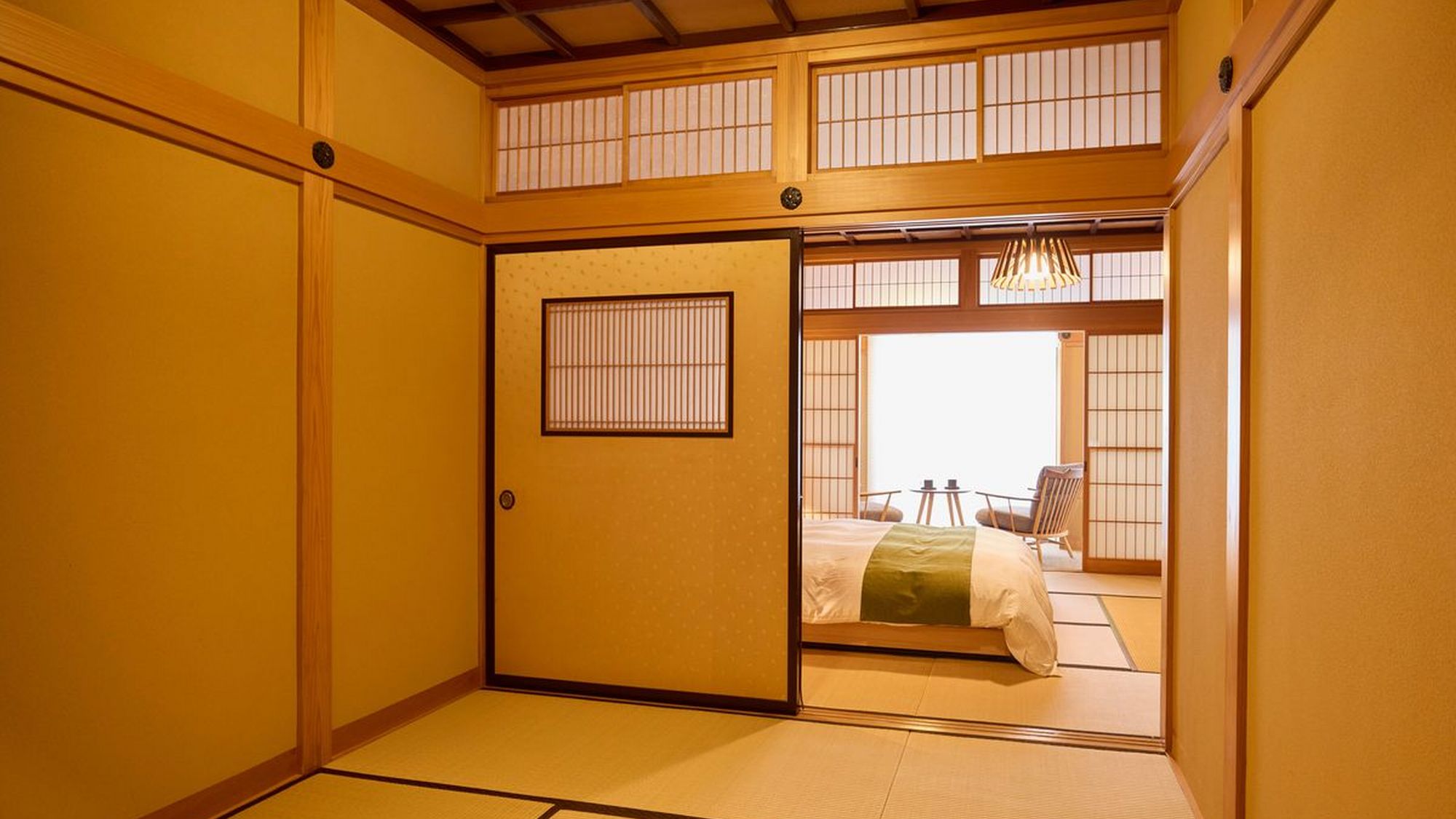 【リニューアル和室】１０畳＋次の間／キングベッド（シモンズ）：部屋名「相生」