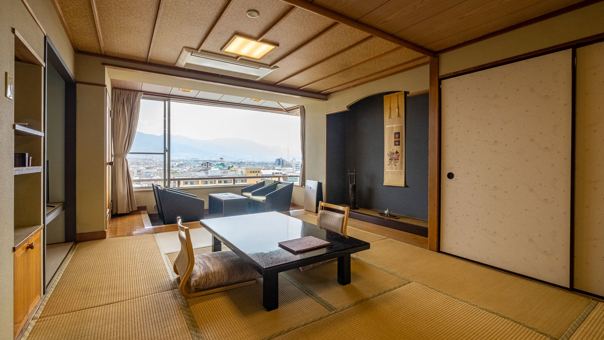 【本館】和室10畳+広縁（一例）