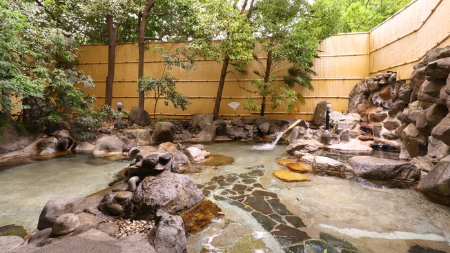 【直前割☆お得に気軽に温泉満喫】「美肌の湯」源泉かけ流しの露天風呂♪ご夕食は季節の会席料理◆2食付◆