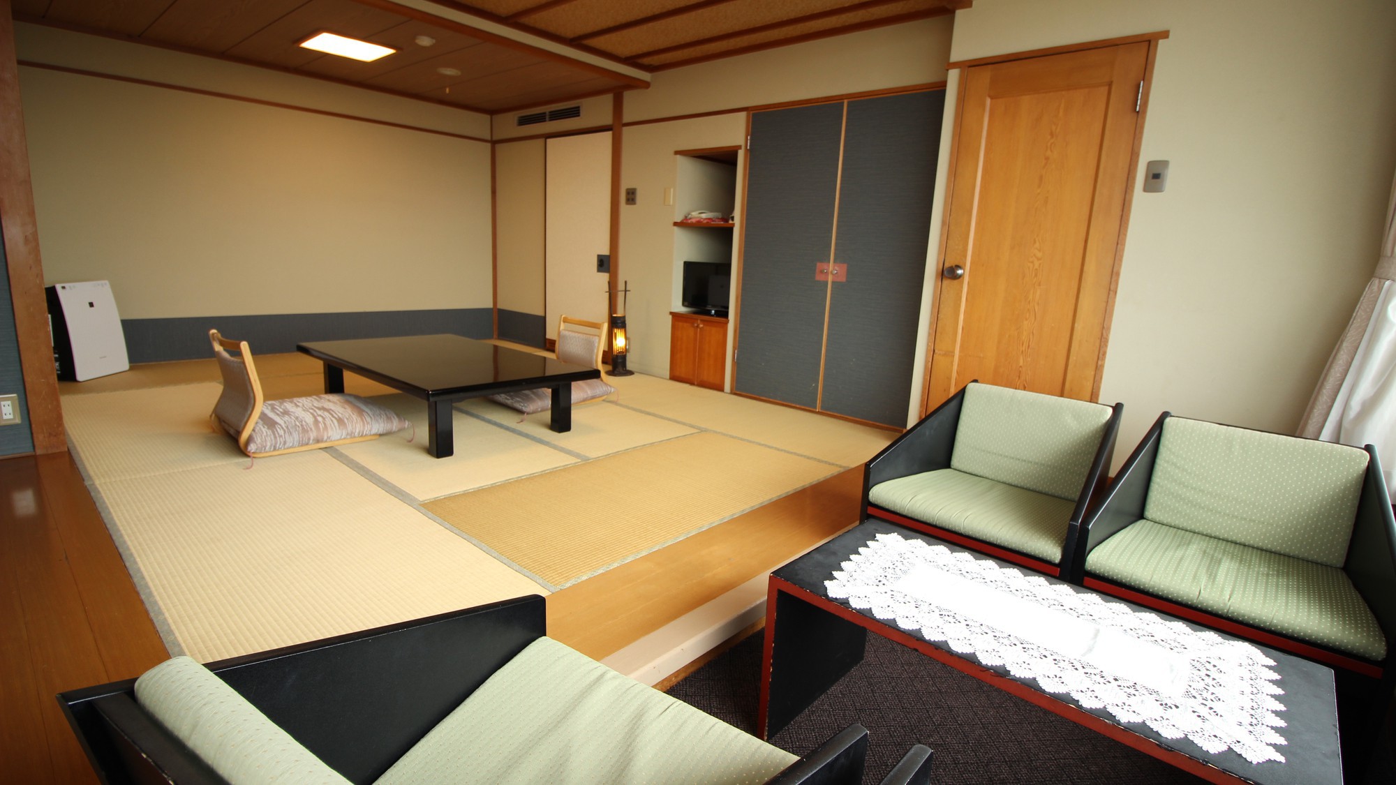 【本館】和室10畳+広縁（一例）