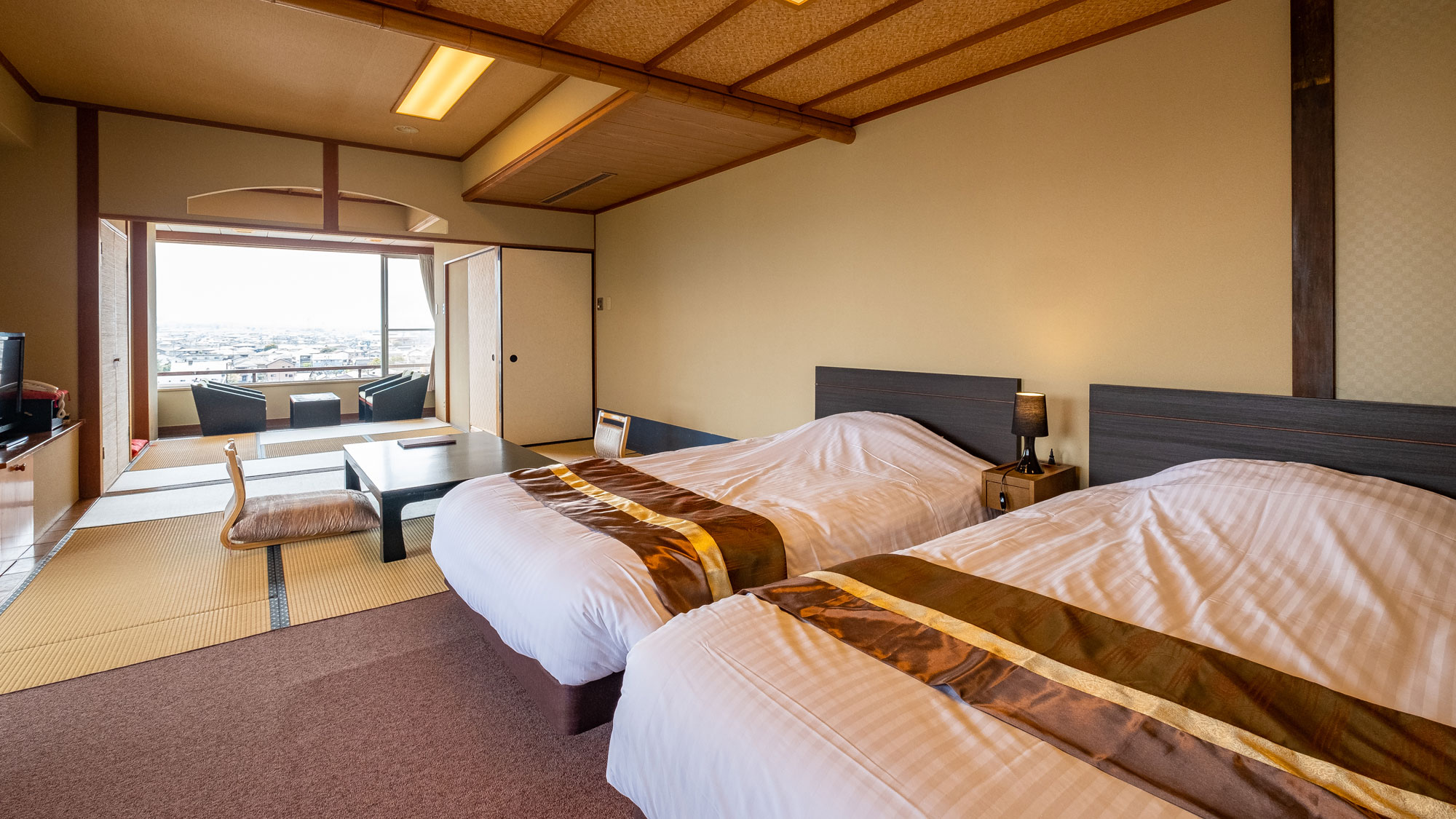 【本館】和洋室（45平米）ツインベッド（一例）