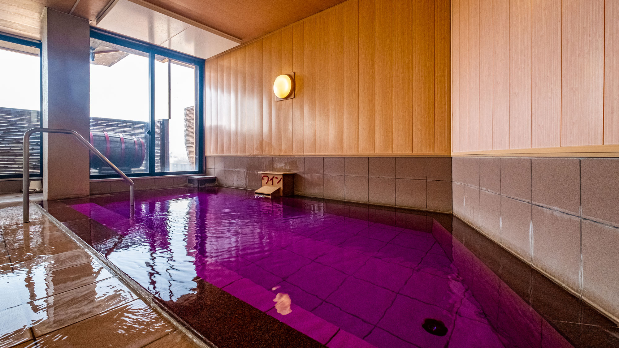 【本館7階展望ワイン風呂】（男性用）/貸切ワイン風呂