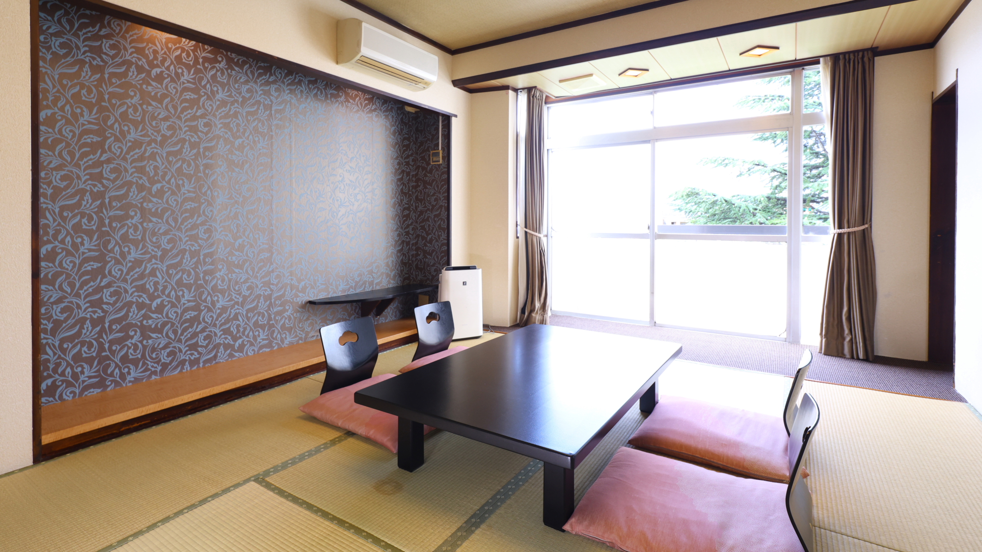 【東館】和室10畳+広縁 （一例）