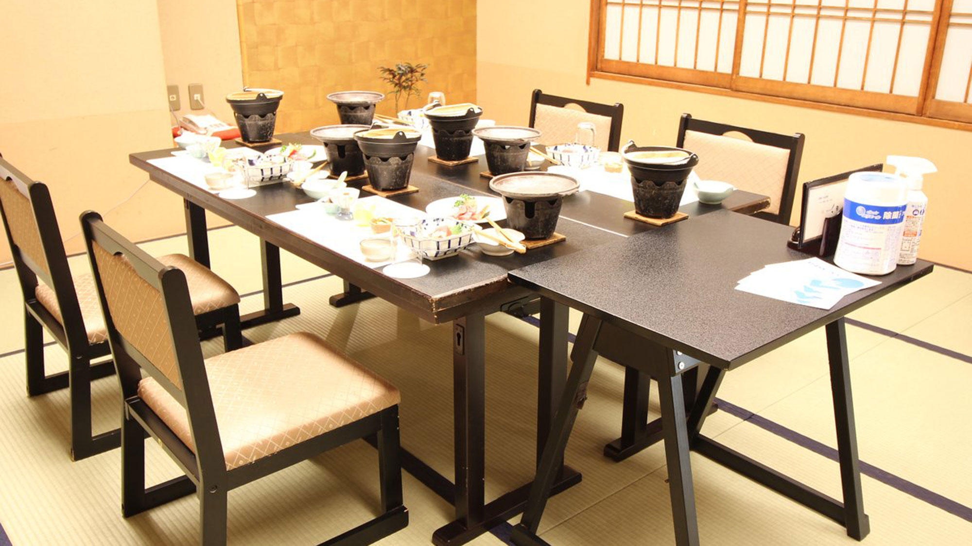 【本館2階　お食事処】（個室会場一例）