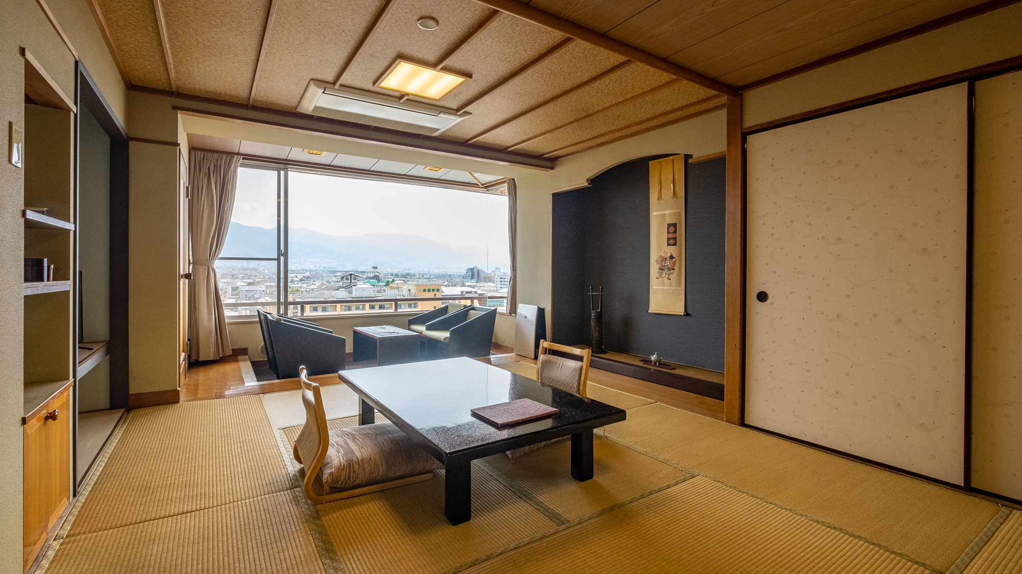 【本館】和室10畳+広縁（一例）