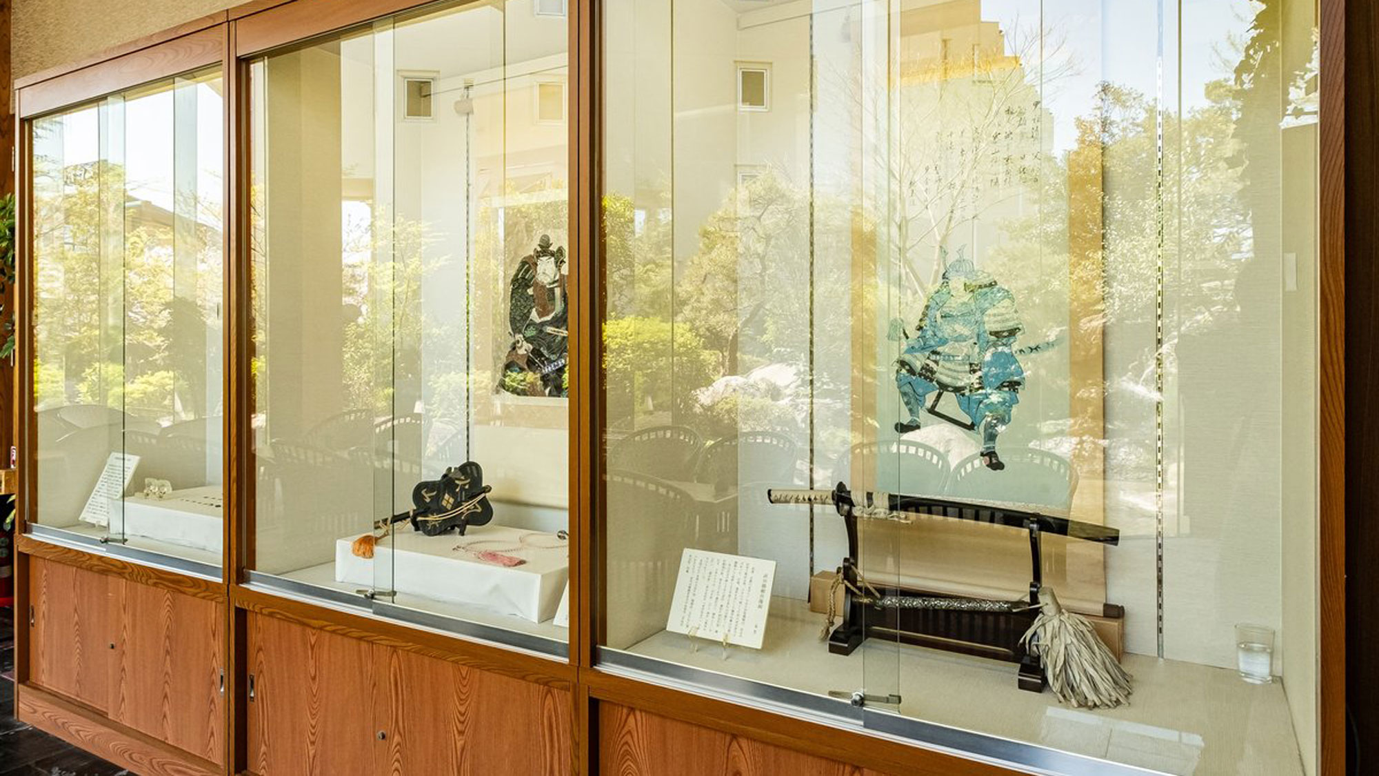 ロビーには信玄公由来の品々を展示。「風林火山」の世界をご堪能ください。