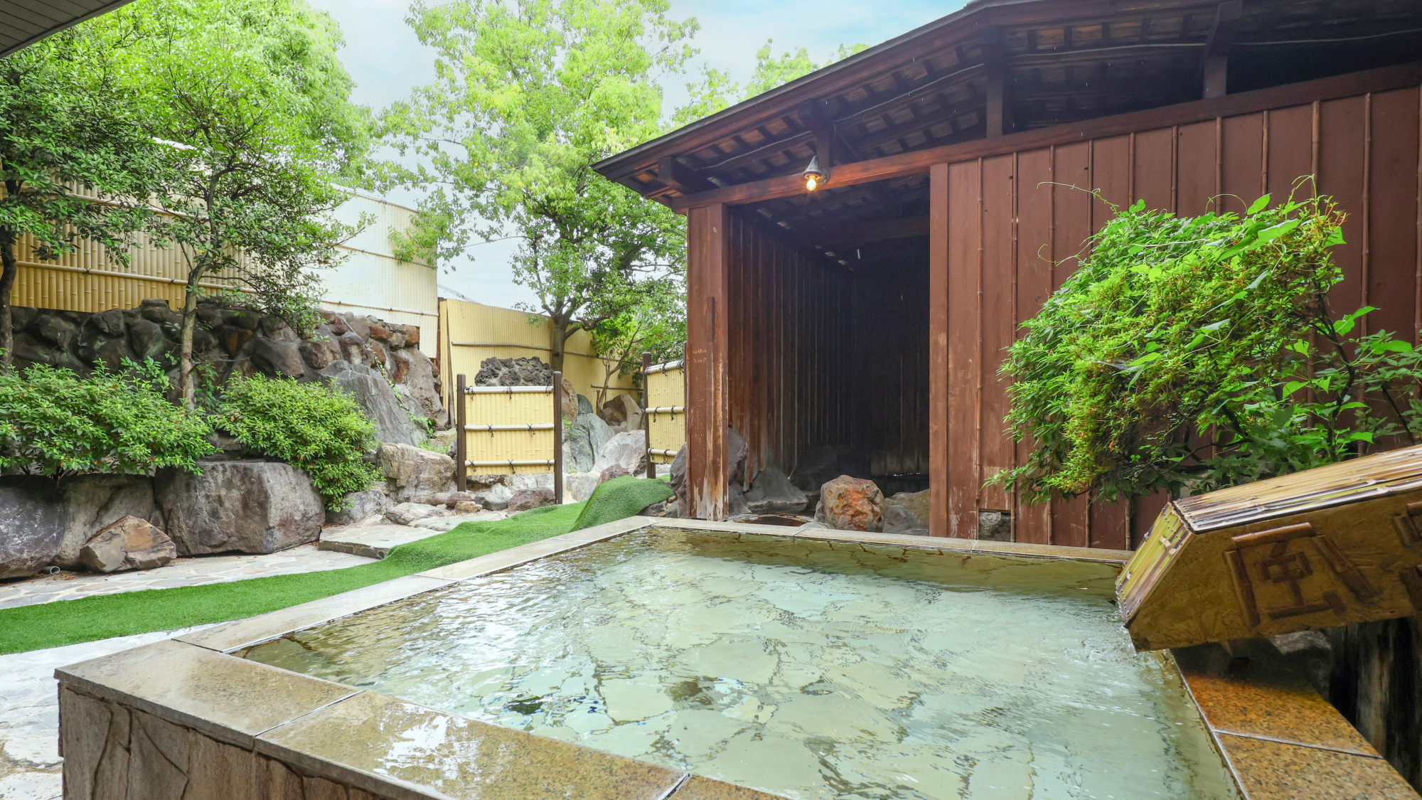 【西館1階】露天風呂/升風呂（男性用）