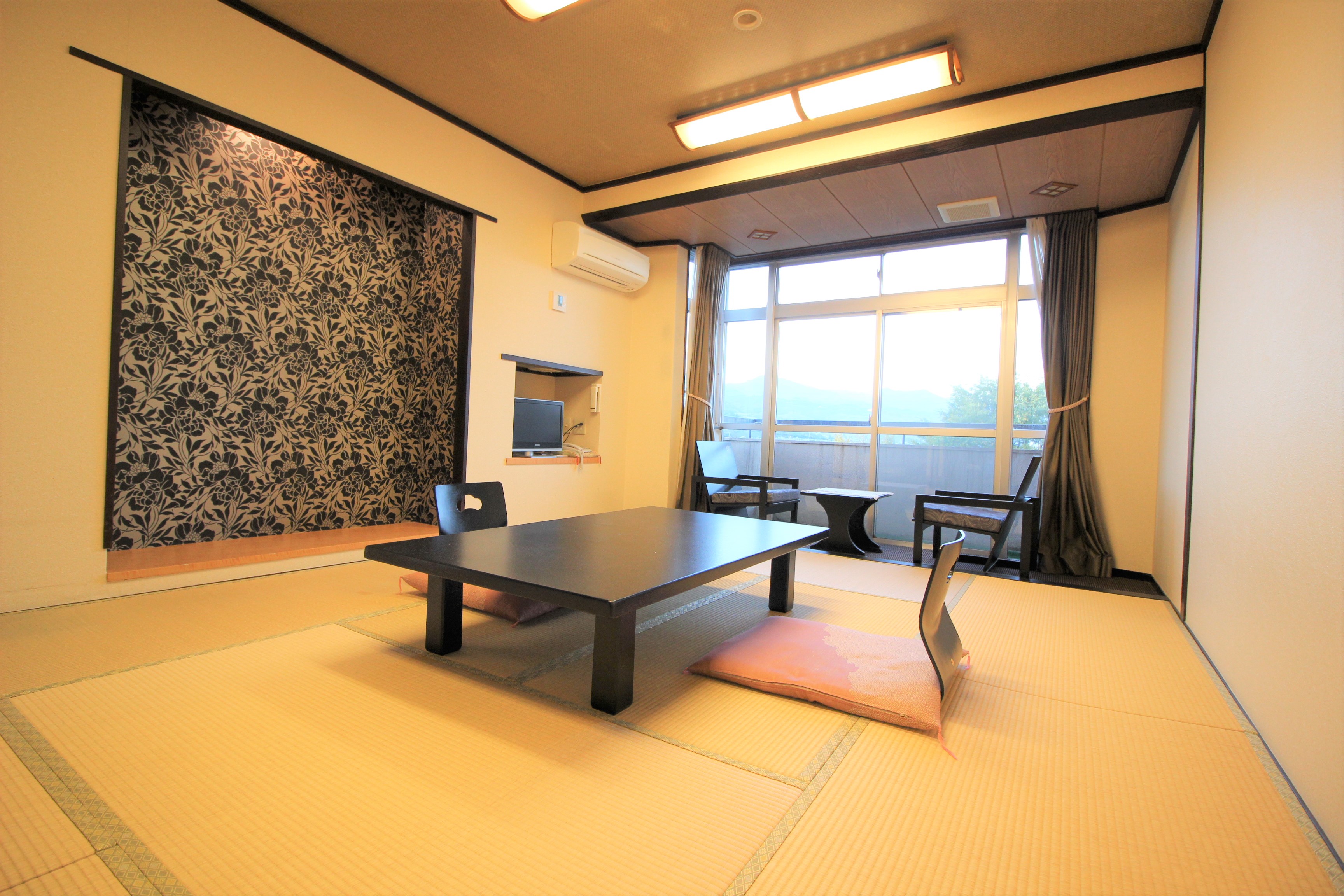 【低層階・景観なし 和室10畳】（一例）