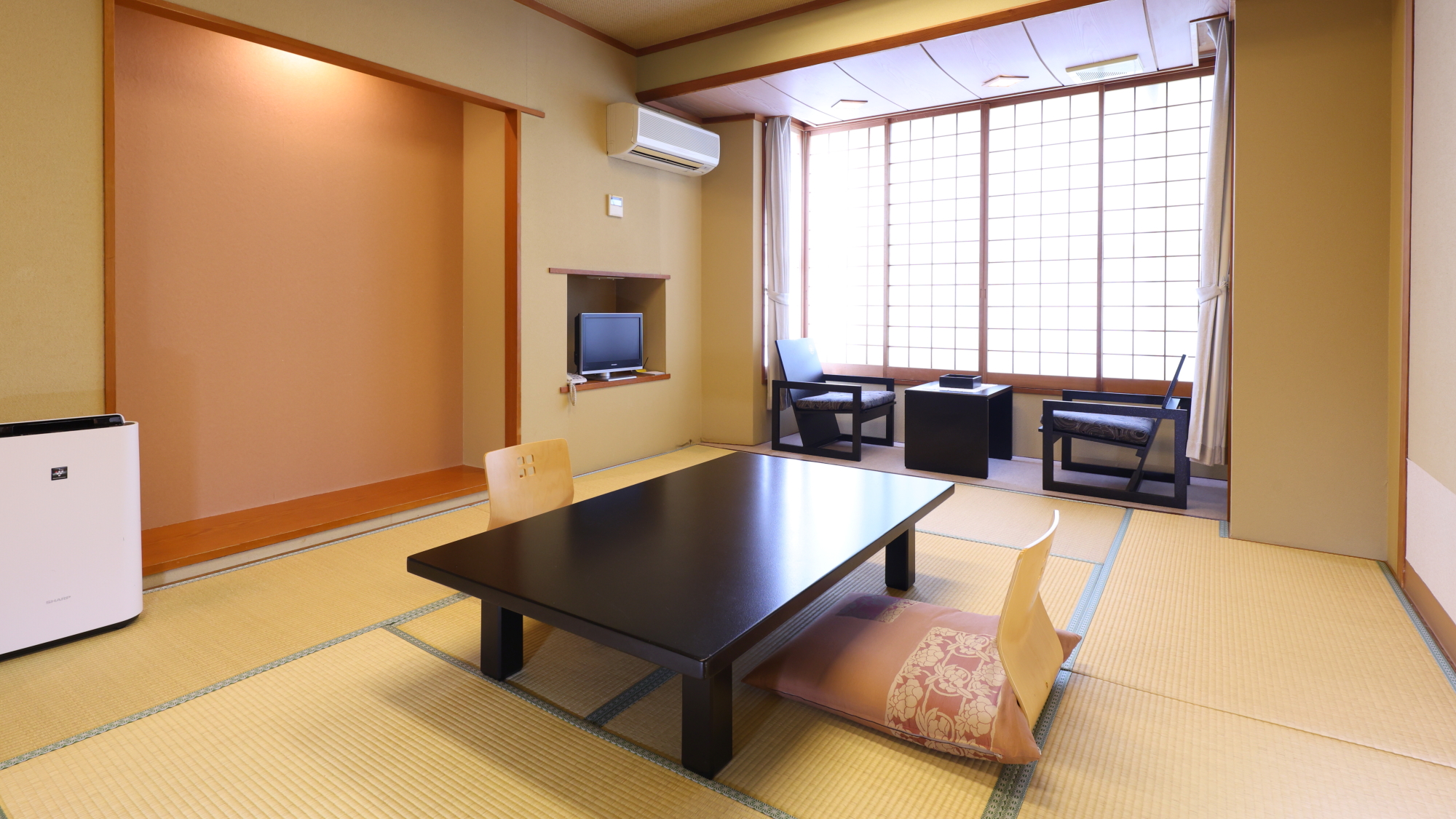 【低層階・景観なし 和室10畳】