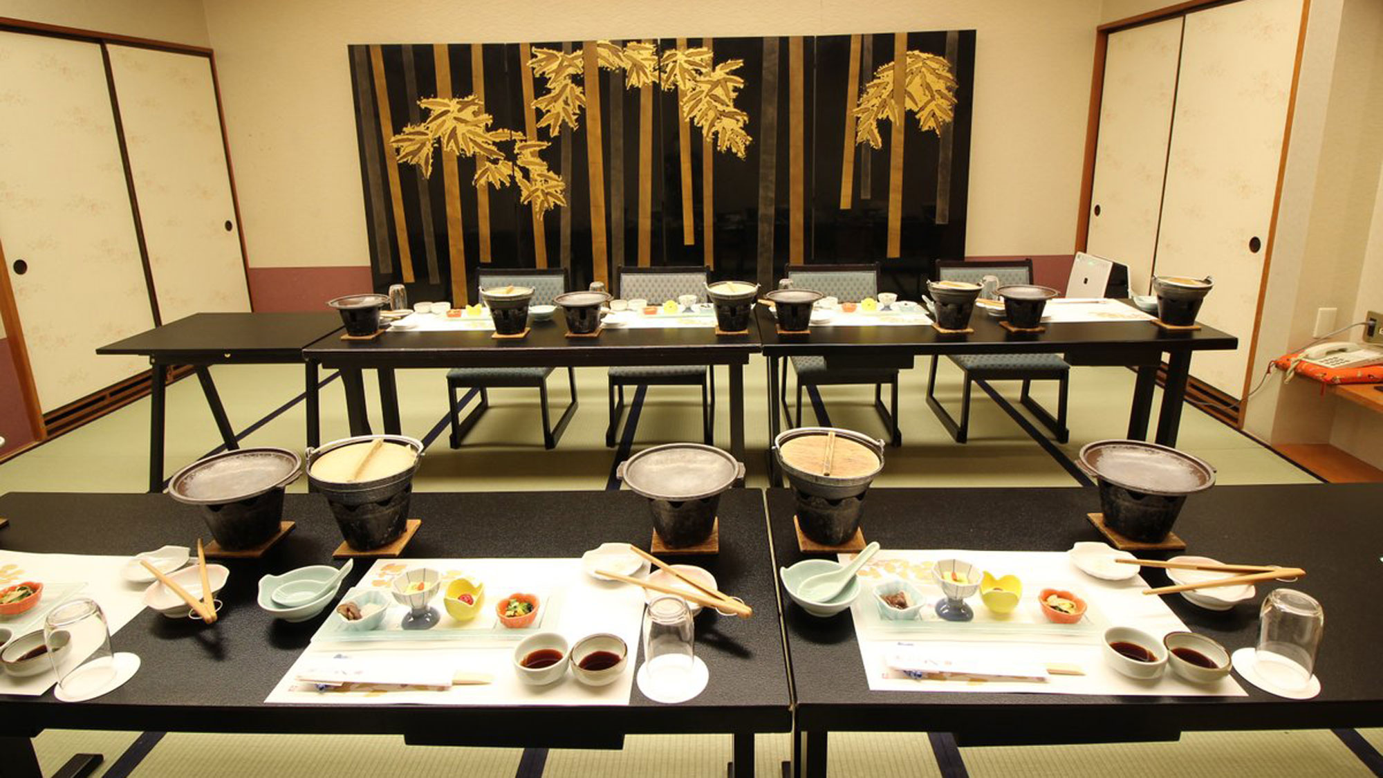 【本館2階　お食事処】（個室会場一例）