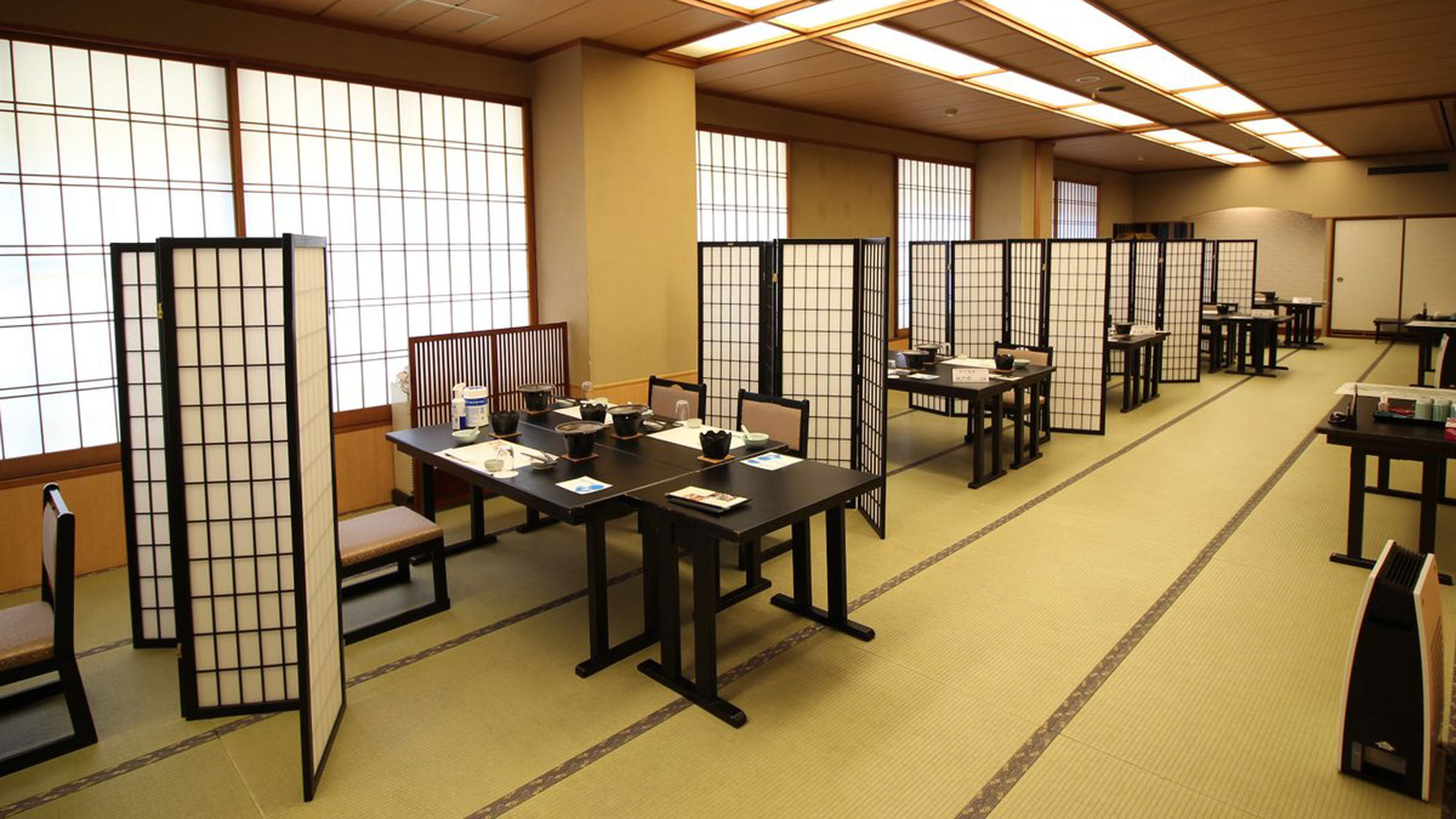 【本館2階　お食事処】（個室会場一例）