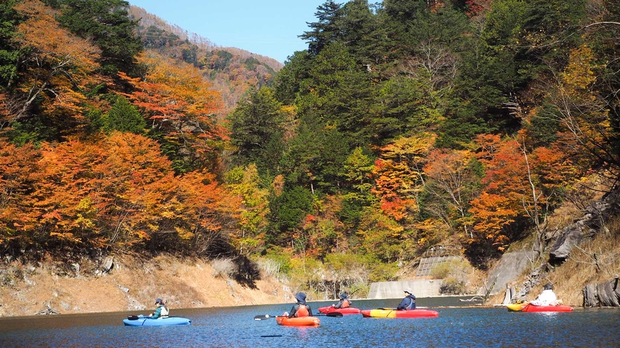 ◆奥木曽湖カヌー体験(紅葉シーズン)　車で約30分