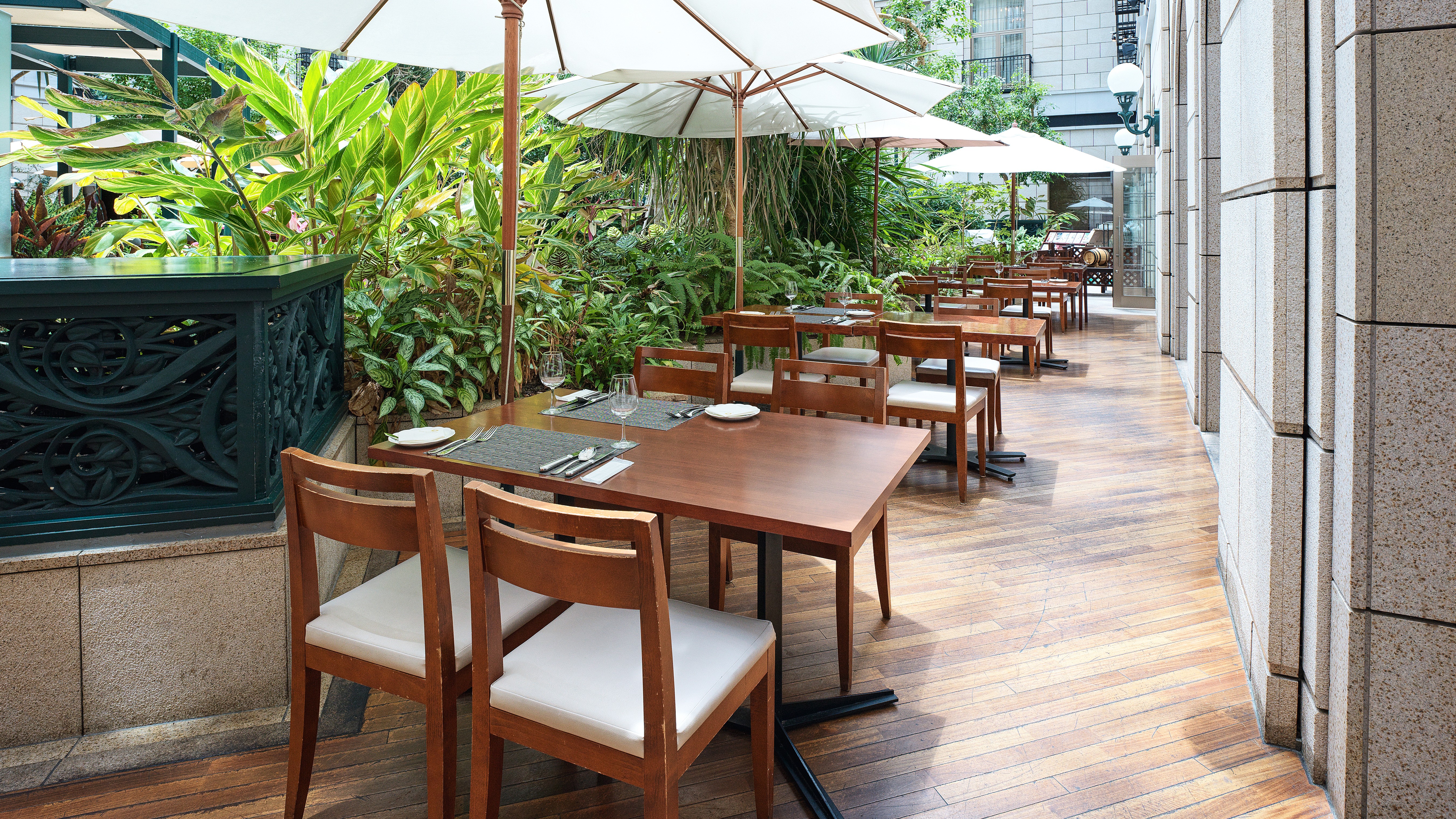 テラスレストラン『ローズ』