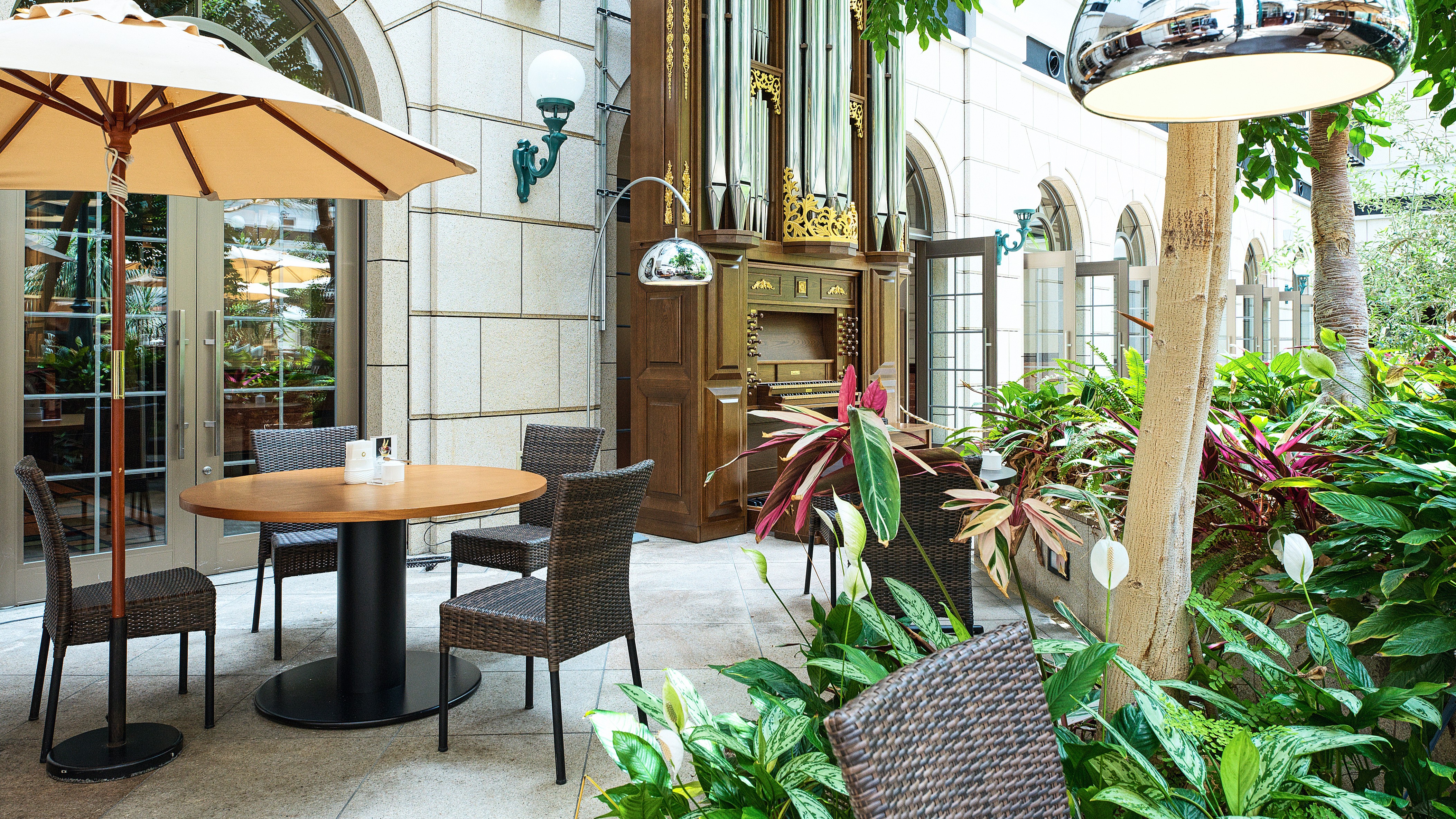 カフェ＆バー『プラザ』