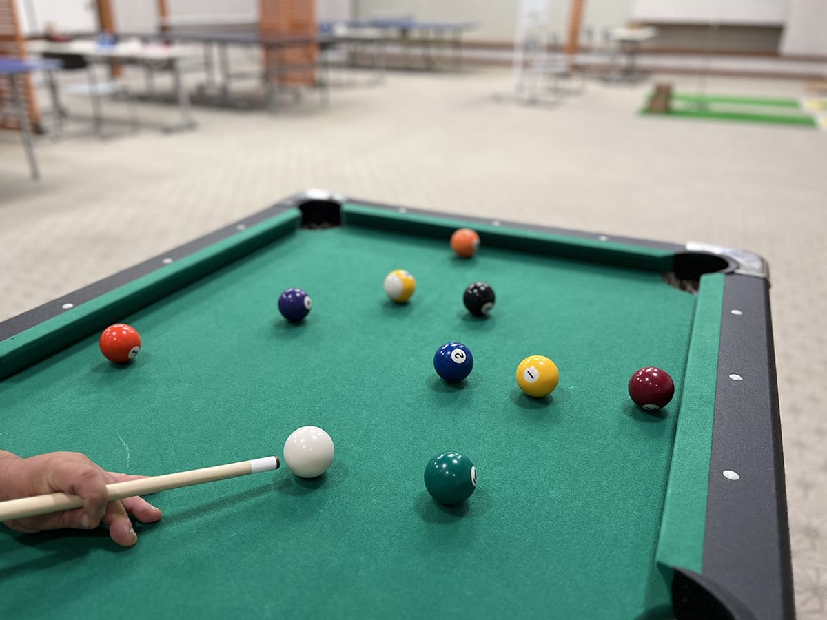 じゅらく遊技場（ビリヤード）