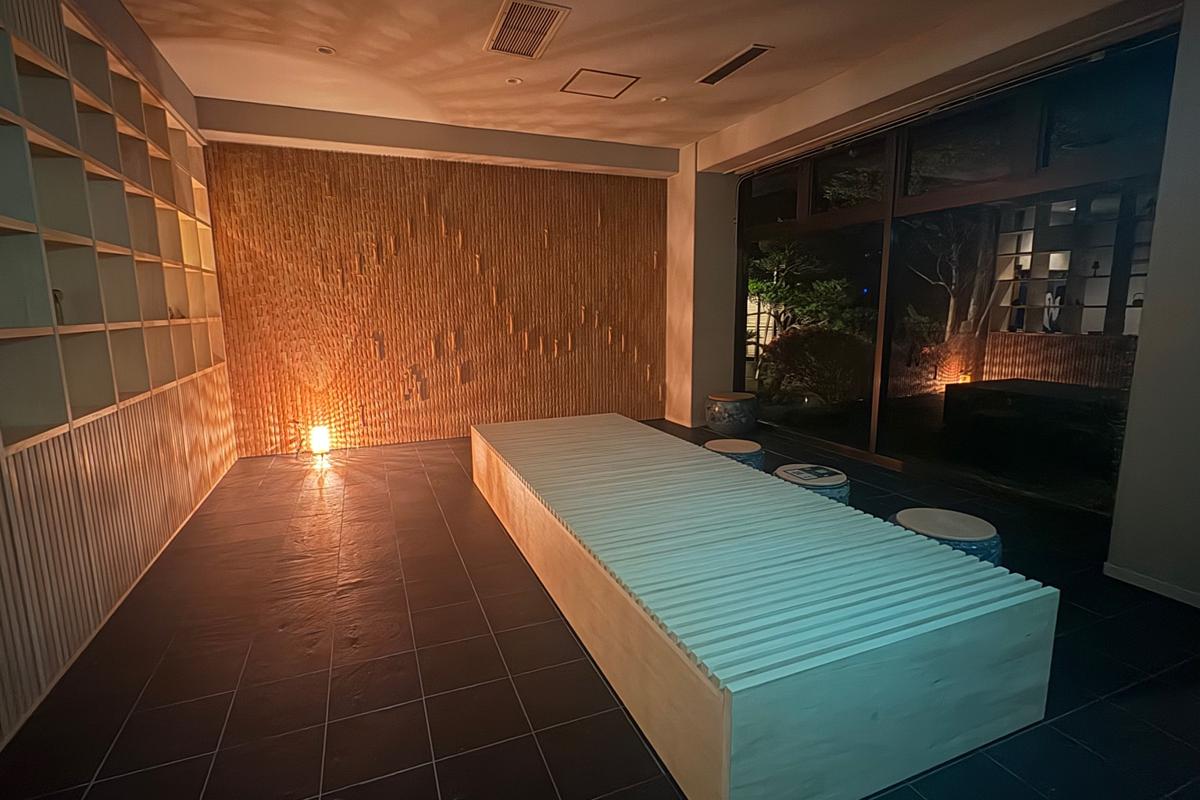静寂に包まれる、夜の迎えの間