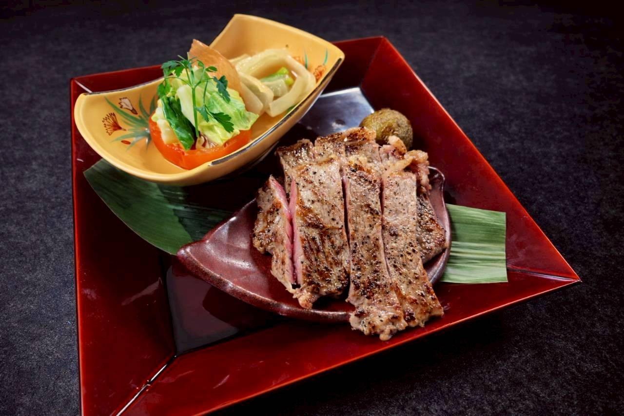 お肉会席　前菜一例