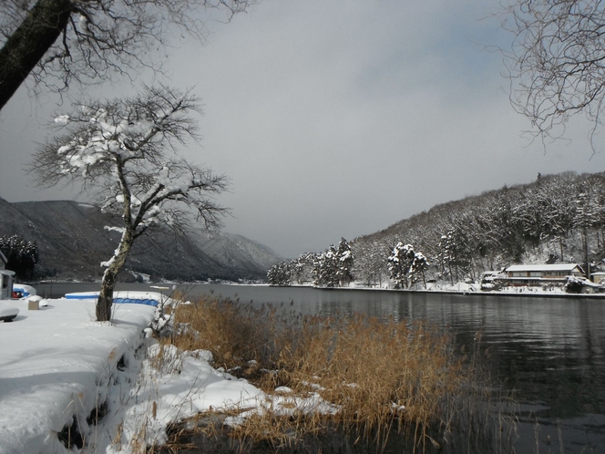 冬晴れの木崎湖