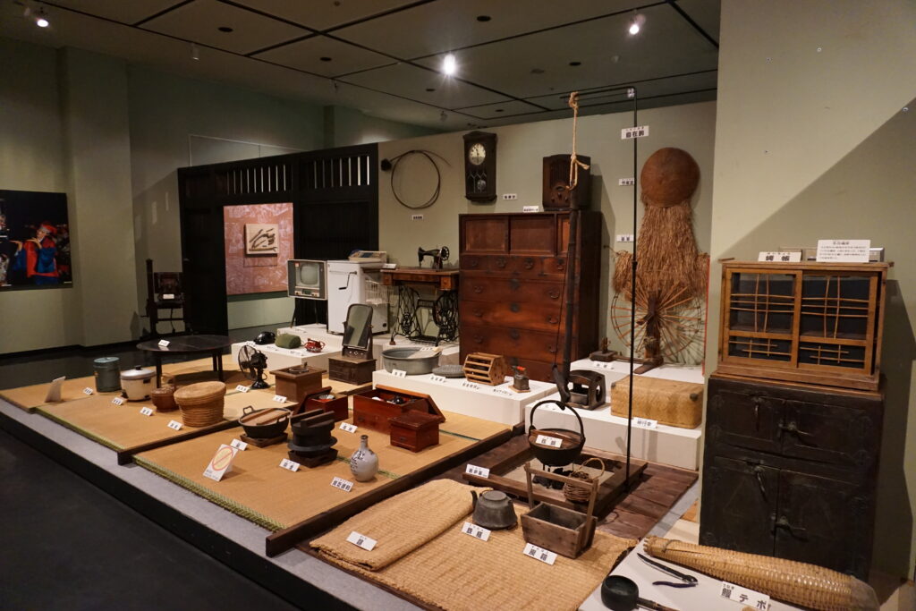 暮らしの道具と民俗　画像提供：歴史資料館