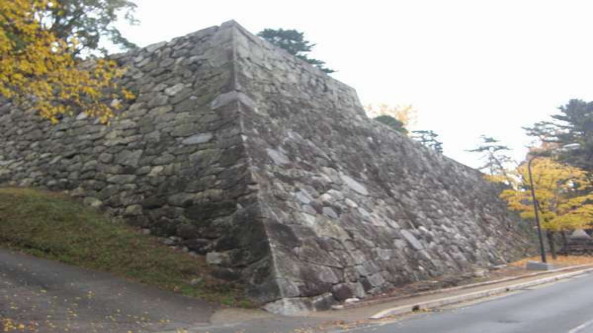 松阪城址：立派な石垣は見応えがあります！