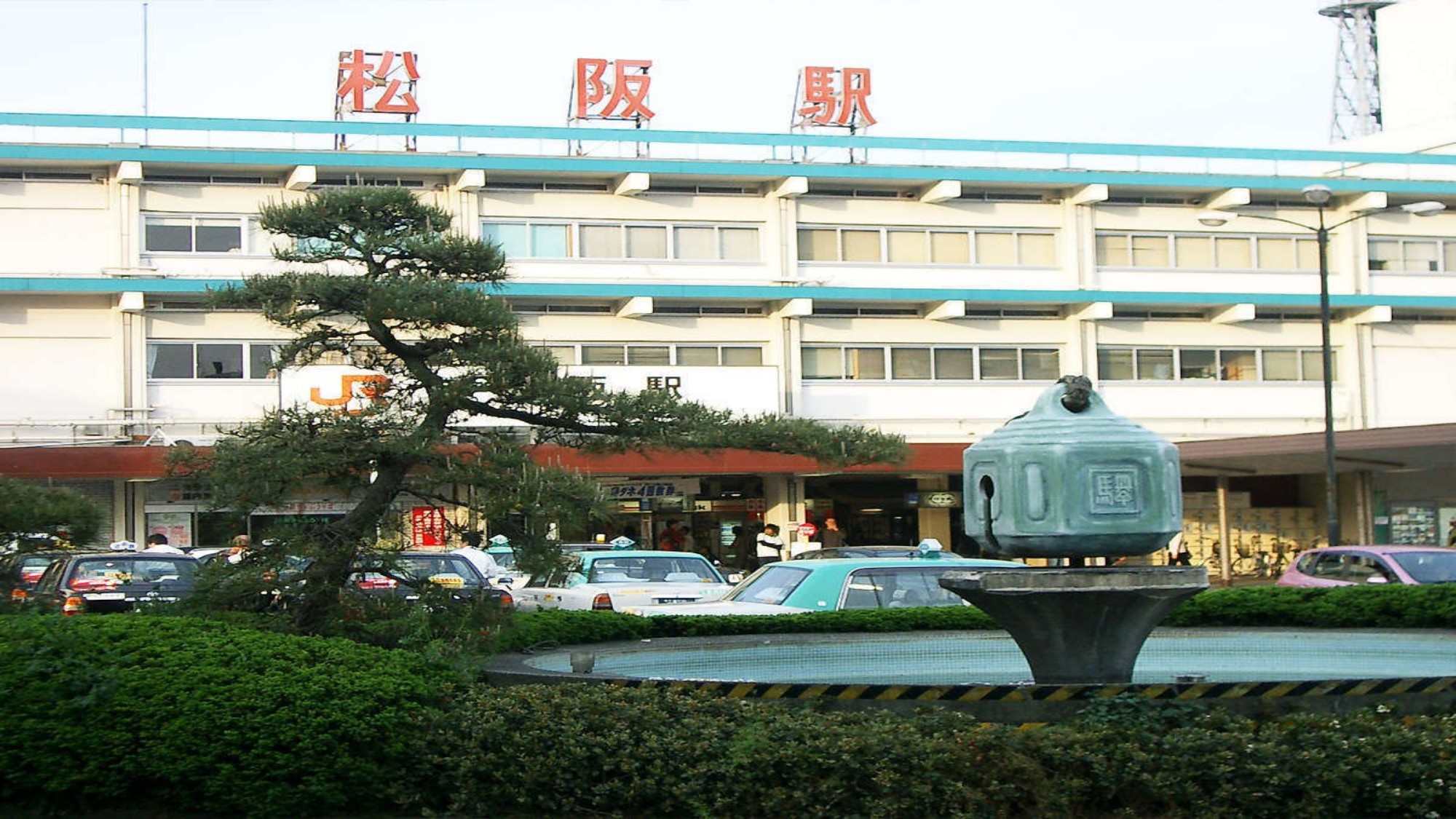 「松阪駅前風景」大鈴が目印です。JR…近鉄松阪駅から徒歩２分