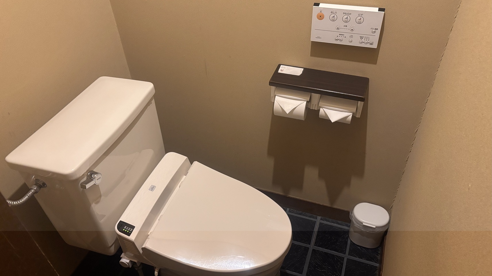 2階12畳間トイレ一例