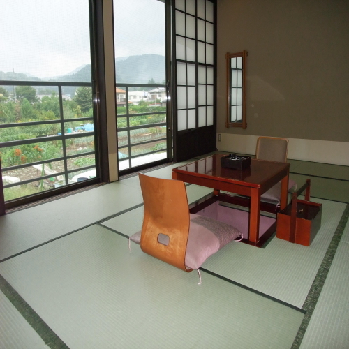 Contoh kamar di lantai 2 (antara Minoyama) Karena Anda bisa melihat Minoyama ...