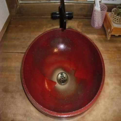 ご婦人大浴場にある手水鉢（男性にもあります）