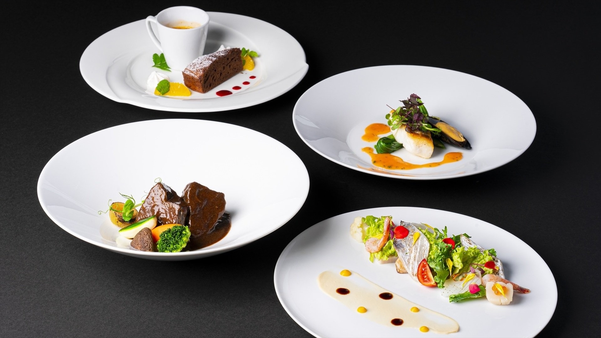 ロータス：初冬・プルミエコース／国産牛ほほ肉の赤ワイン煮込みを含む全5品。初冬を暖かく過ごせるコース料理です。