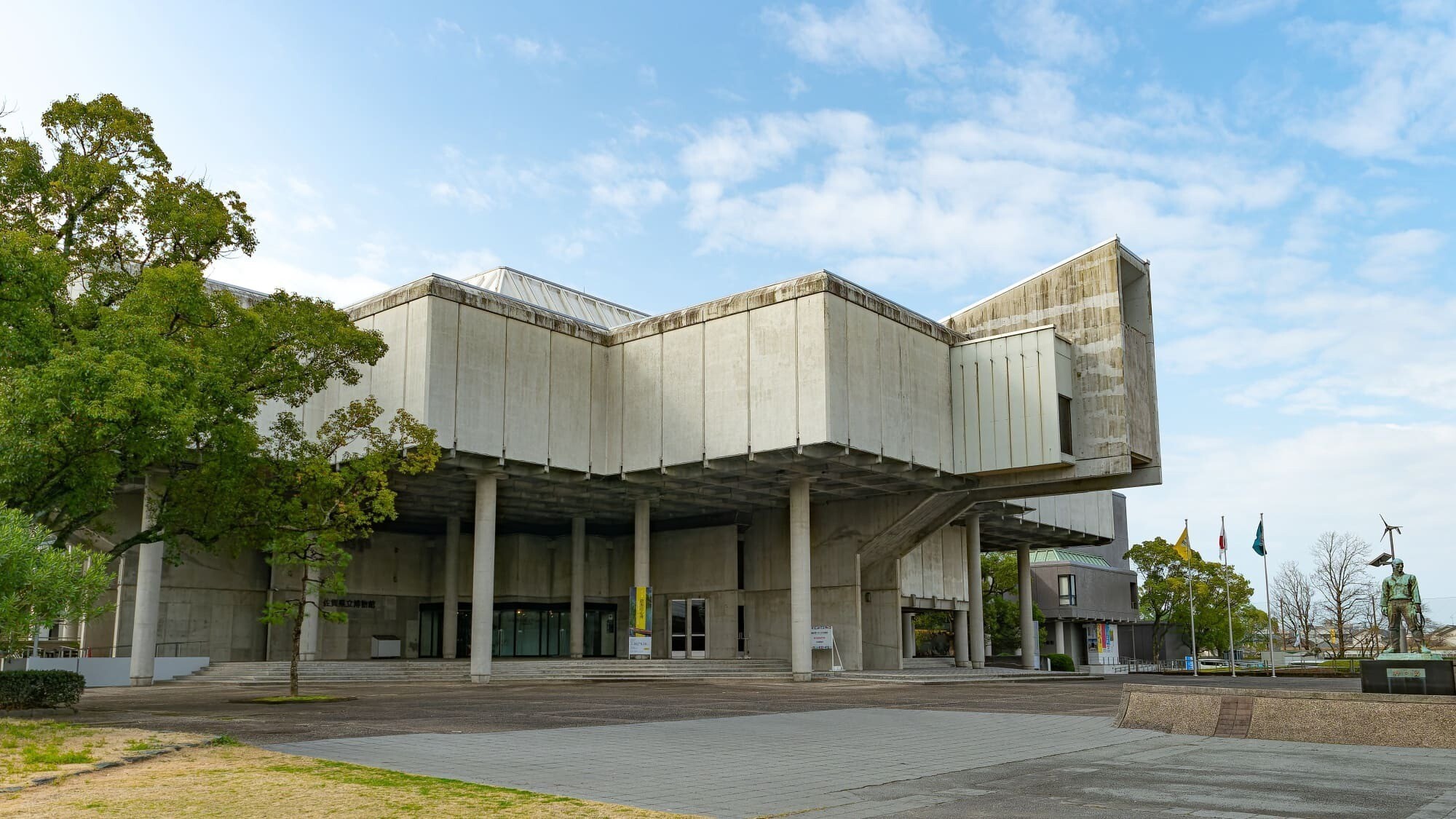 周辺観光／【佐賀県立博物館・美術館】風土と歴史・郷土作家の作品展示…当館から車で4分・徒歩16分