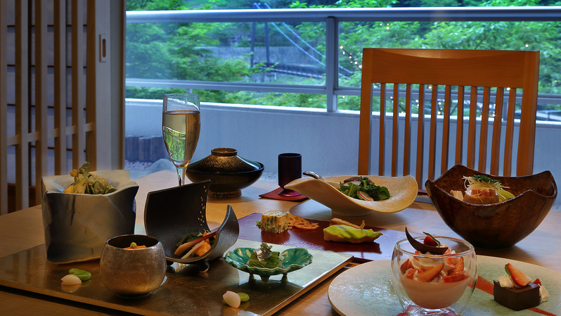 ワンランク上のプライベートステイを満喫！＜朝夕半個室食＞