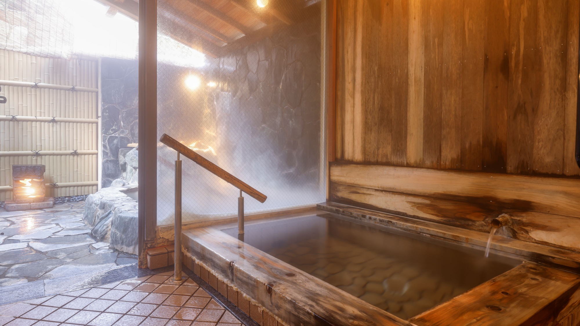 【貸切風呂・独山の湯】内湯　※温泉かけ流し