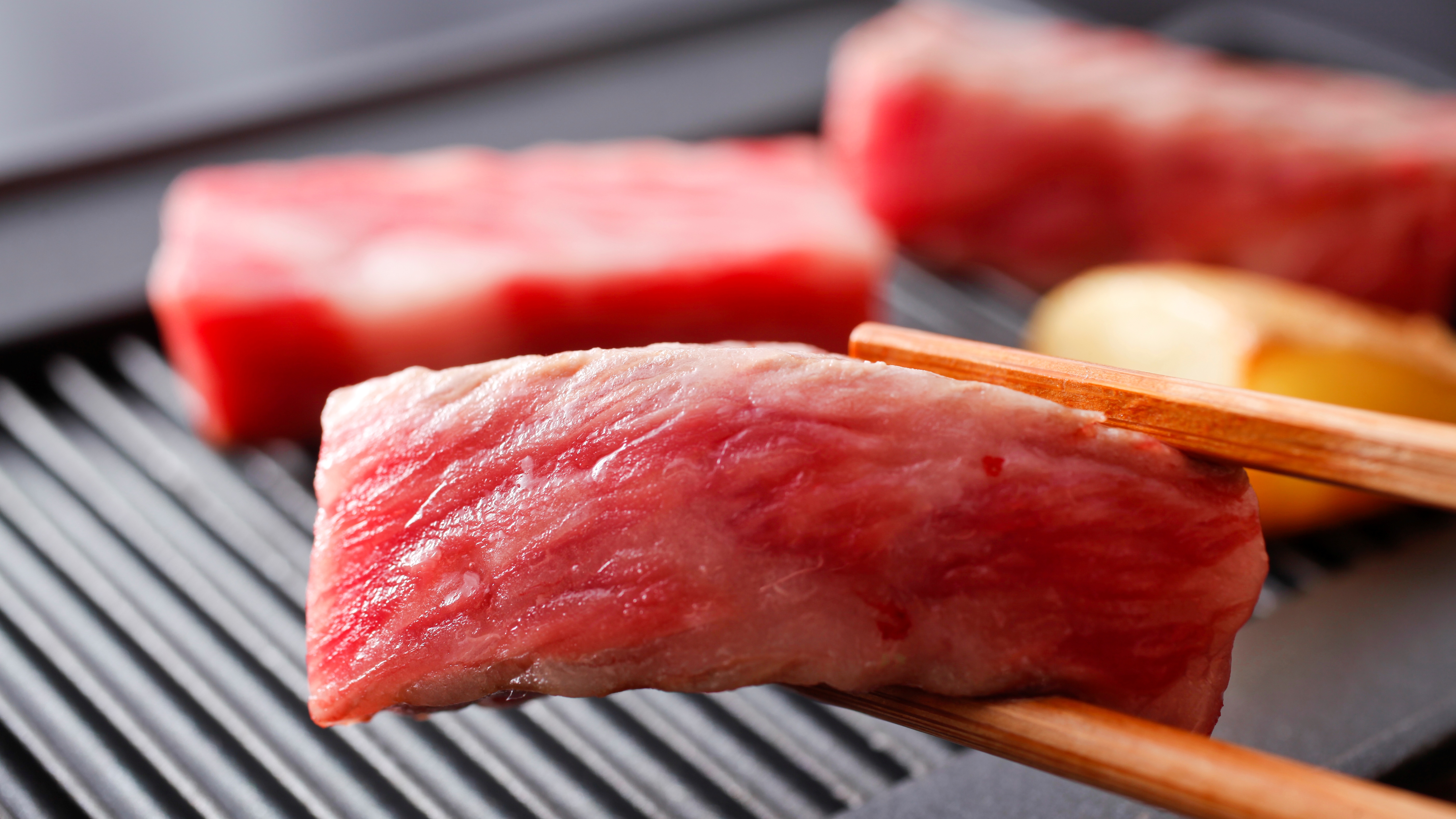 ■料理一例：鳥取和牛ステーキ