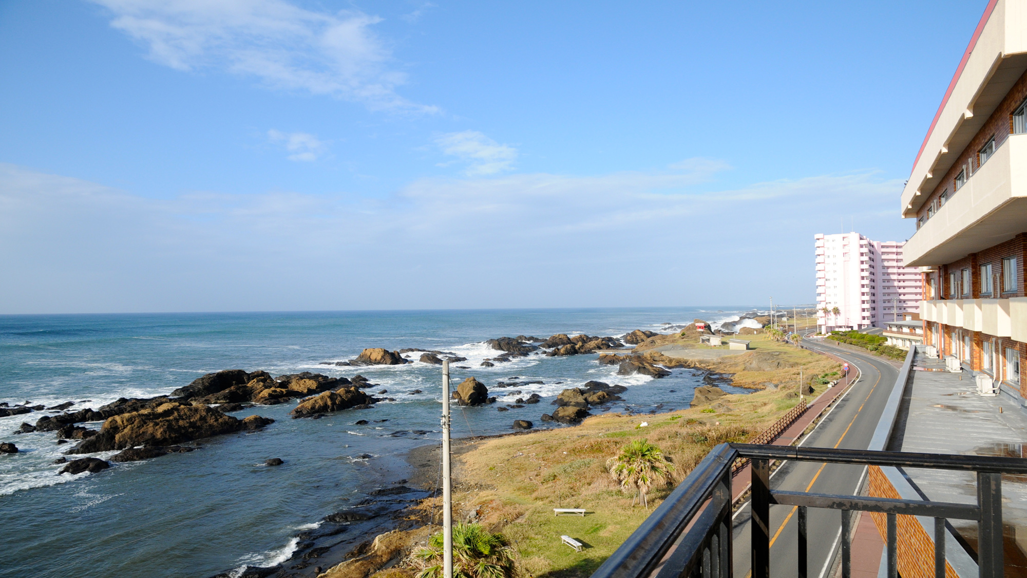 ホテル目の前の海岸